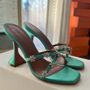 Brand new Amina Muaddi heels the “Lily Slipper”